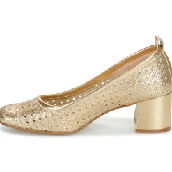 Betty London - BRIGITTE