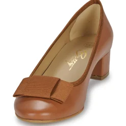 Betty London - Hélène