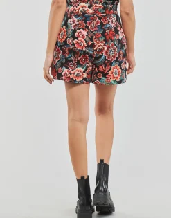 Betty London - LAUREN