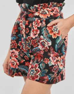 Betty London - LAUREN